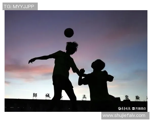 追逐梦想的绿茵场我们的足球梦与未来的希望交织在一起